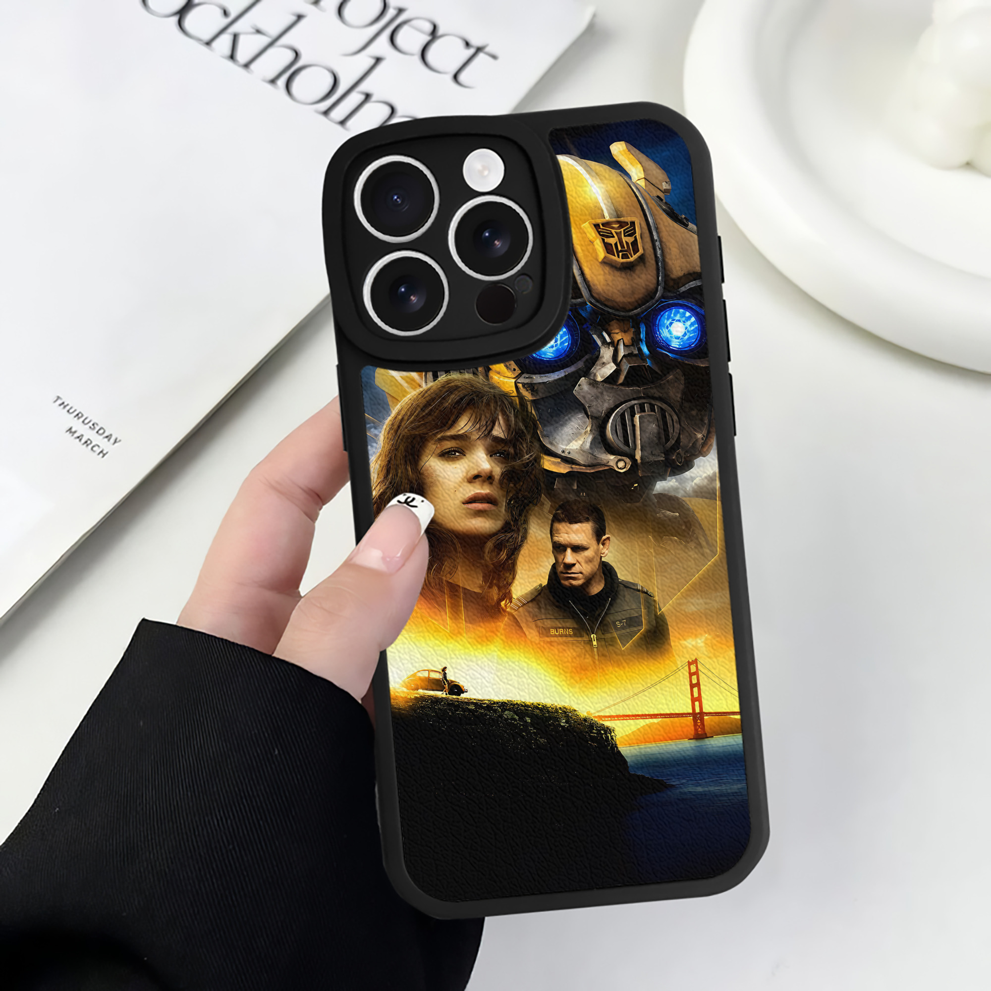 （画像用） Transformers トランスフォーマー 【iPhone 16シリーズ対応】シリコンスマホケース（レザー調） 材質：シリコン